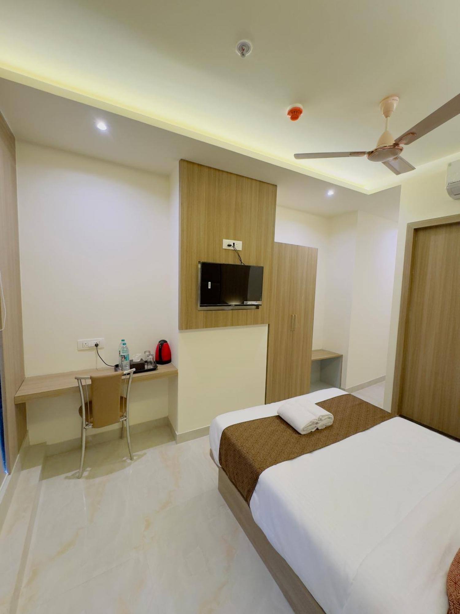 Hotel Bellamont Mumbai Bagian luar foto