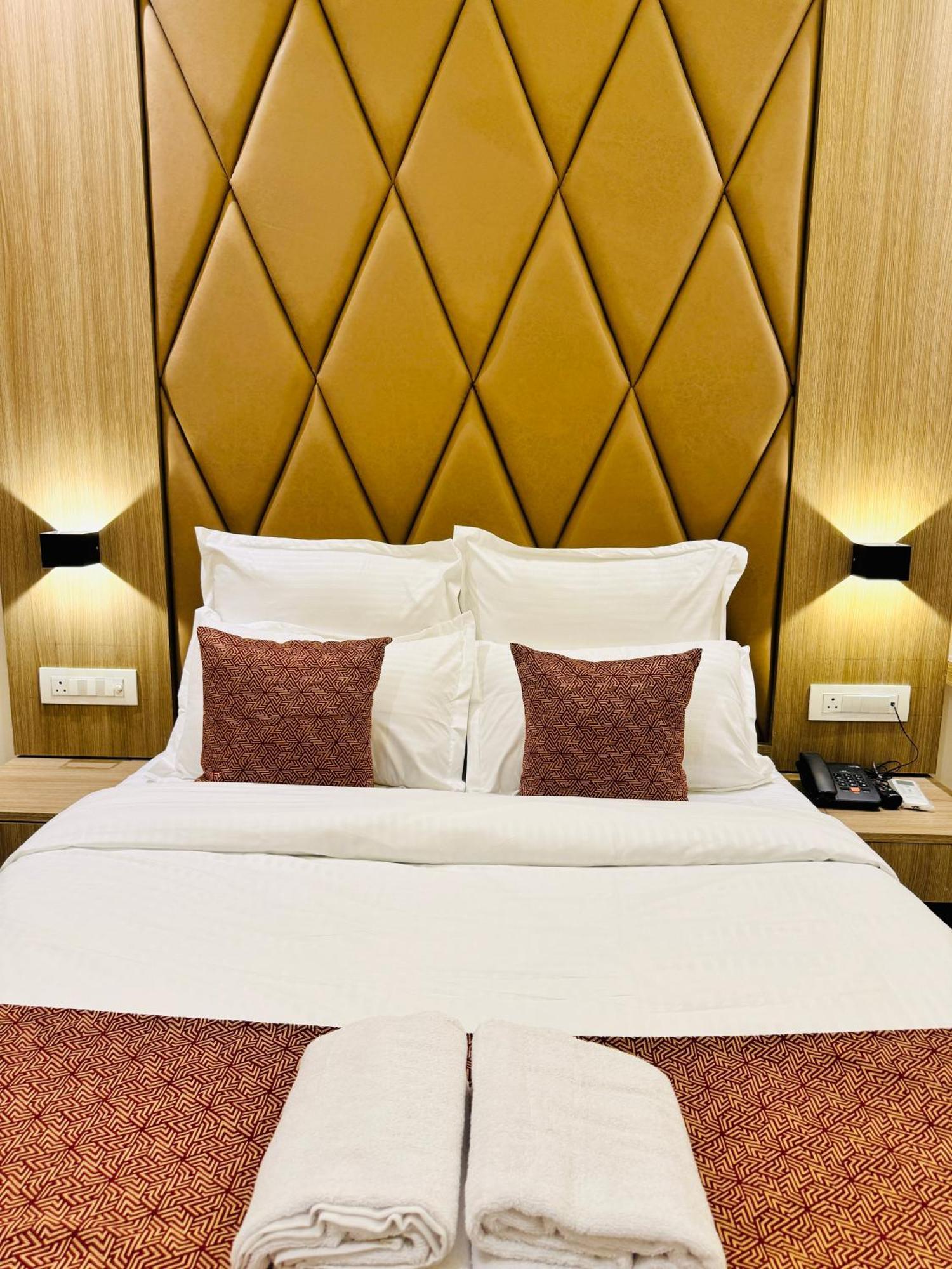 Hotel Bellamont Mumbai Bagian luar foto