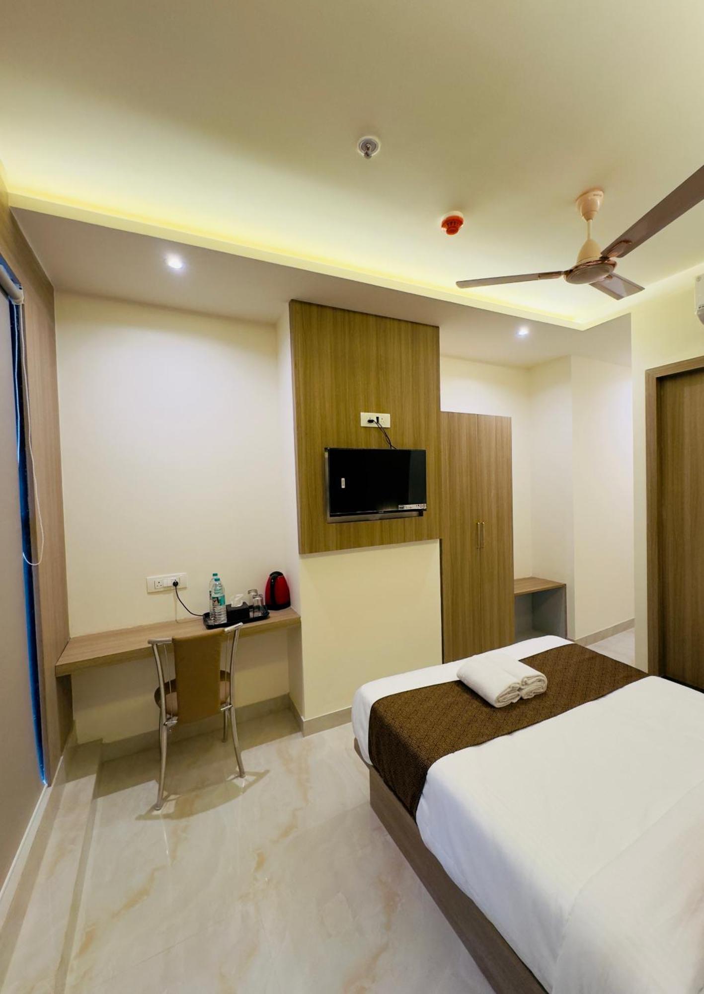 Hotel Bellamont Mumbai Bagian luar foto