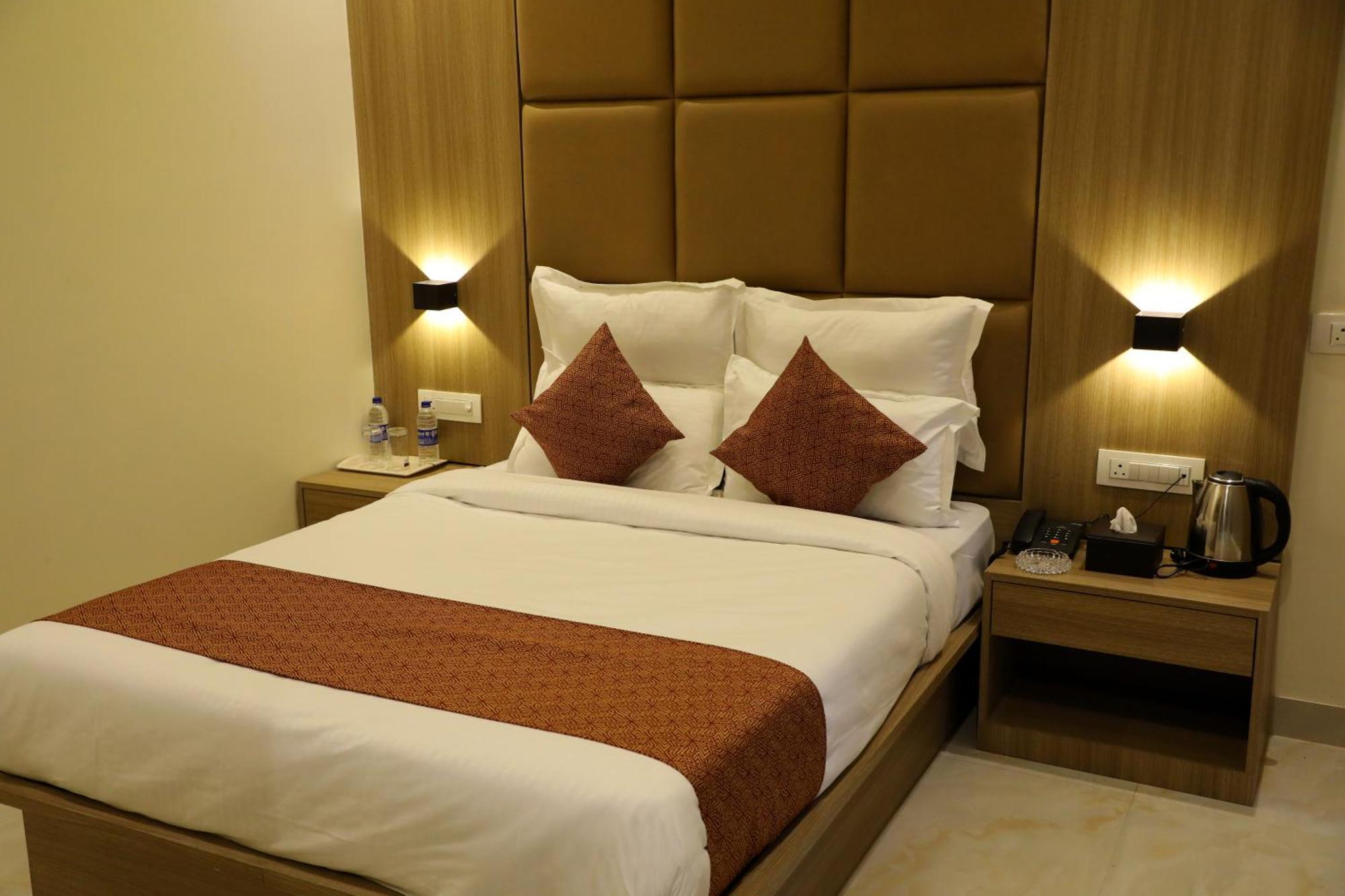 Hotel Bellamont Mumbai Bagian luar foto