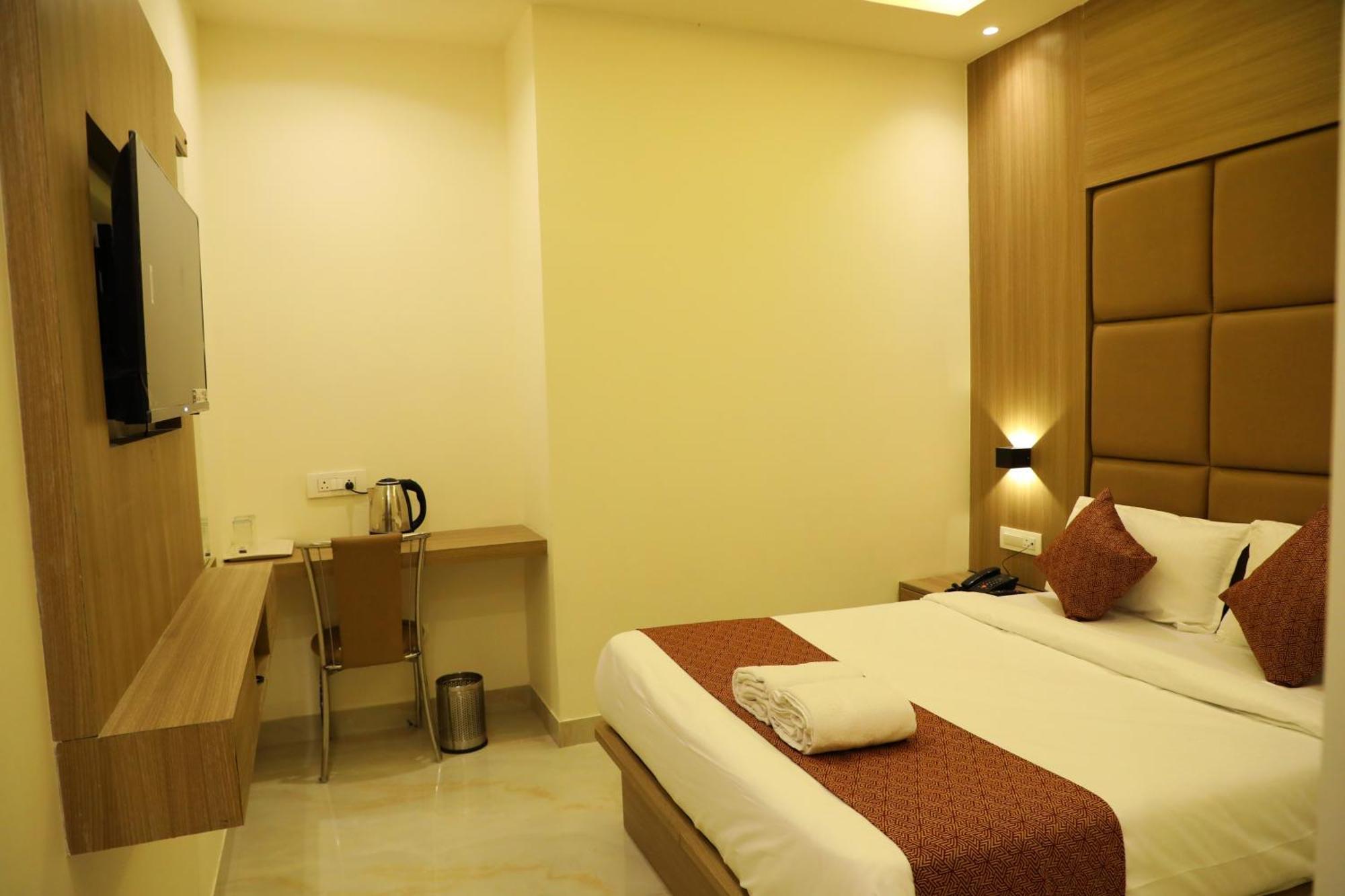 Hotel Bellamont Mumbai Bagian luar foto