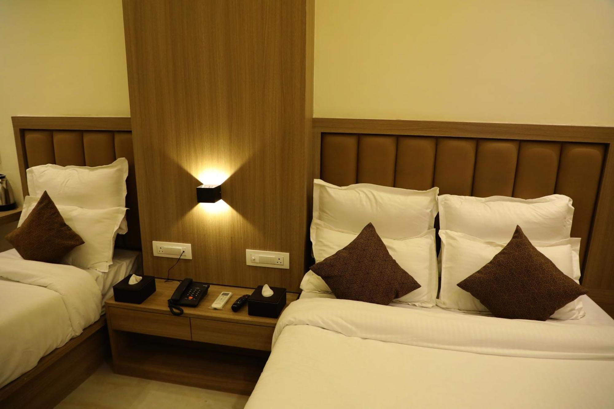 Hotel Bellamont Mumbai Bagian luar foto