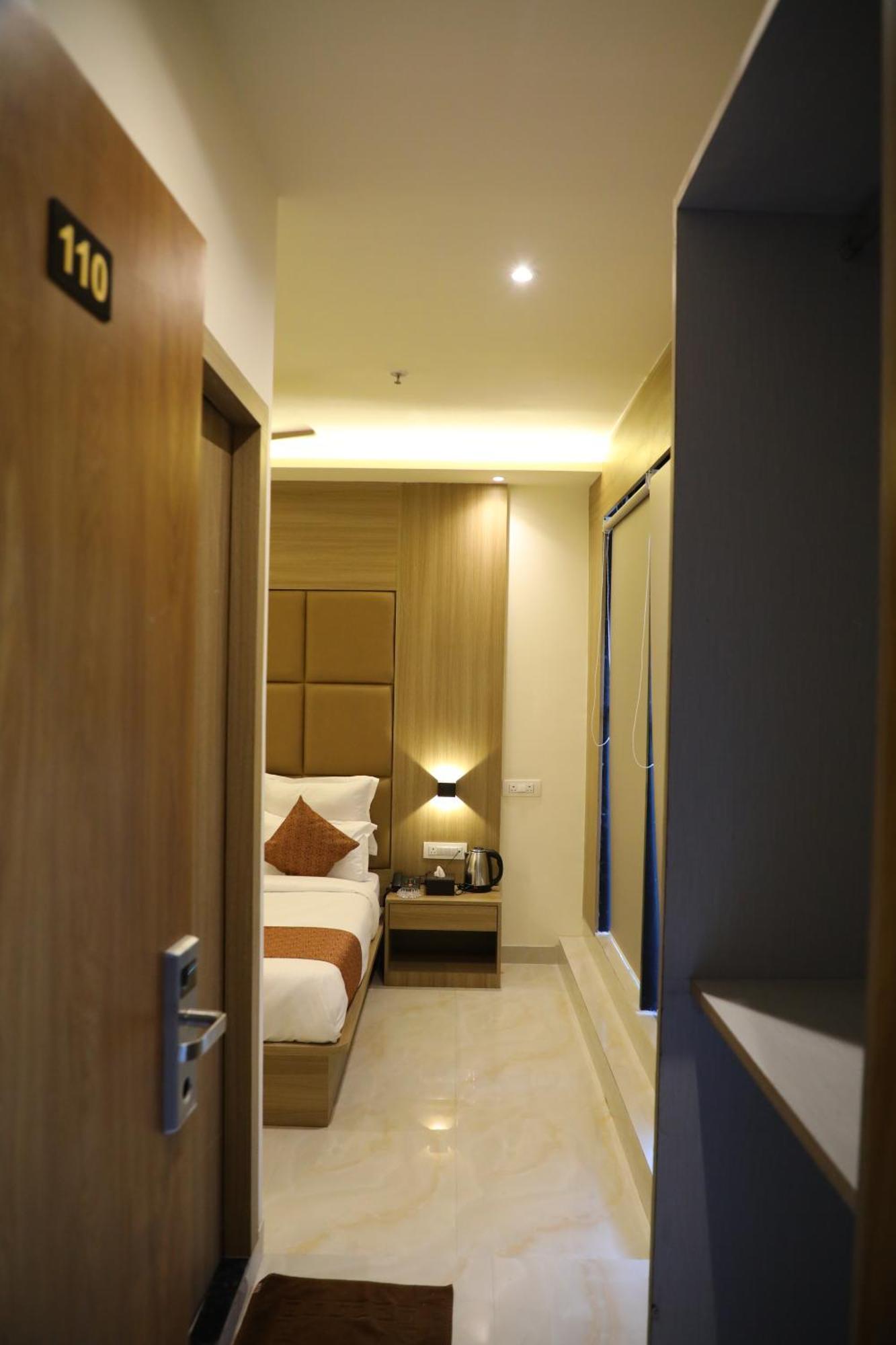 Hotel Bellamont Mumbai Bagian luar foto